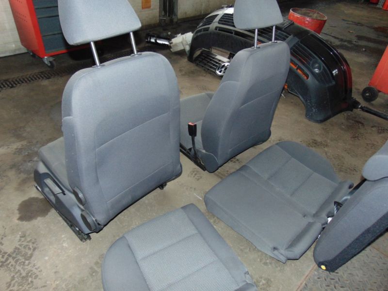 Set: Gummiteppiche + Maßgeschneiderte Sitzbezüge für Volkswagen Golf V  Hatchback, Variant (2003-2008) - Premium - kein Bezug für die hintere  Armlehne
